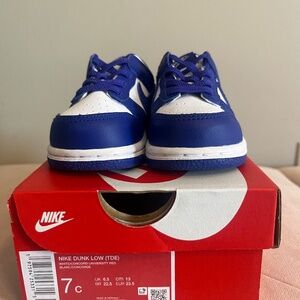 Kids Nike Dunks Size 7C excellent condition and barely worn.